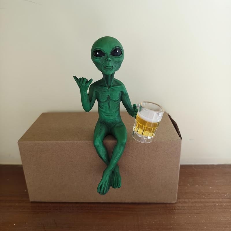 Biertrinkende Statue im Alien-Design, 1 Box, lustige und humorvolle Weltraum-Raumdekoration, Alien-Figur mit Bierkrug, dekorative Figuren, ideales Geschenk für Science-Fiction-Fans