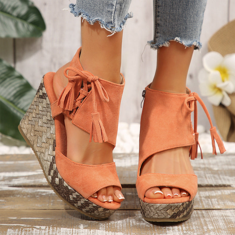 Damen-Sandalen mit offener Zehenpartie und Plateau-Keilabsatz und Quaste