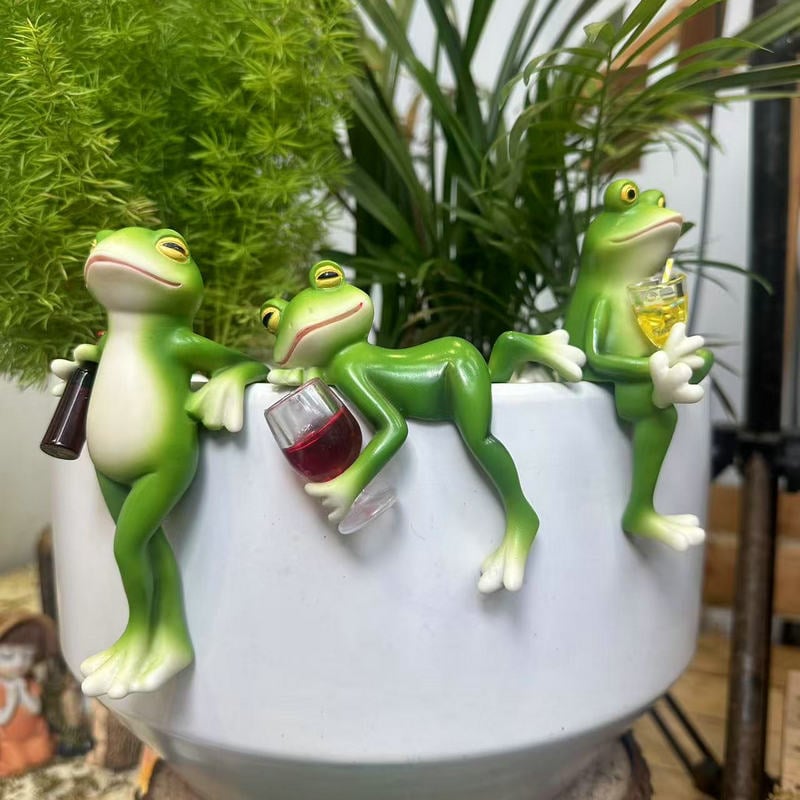 Kletternde Froschdekorationen/Climbing frog decorations